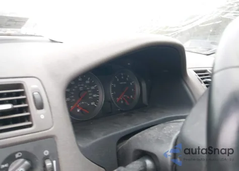 2008 Volvo S40 2.4I z USA, uszkodzony, nr VIN YV1MS382482367898